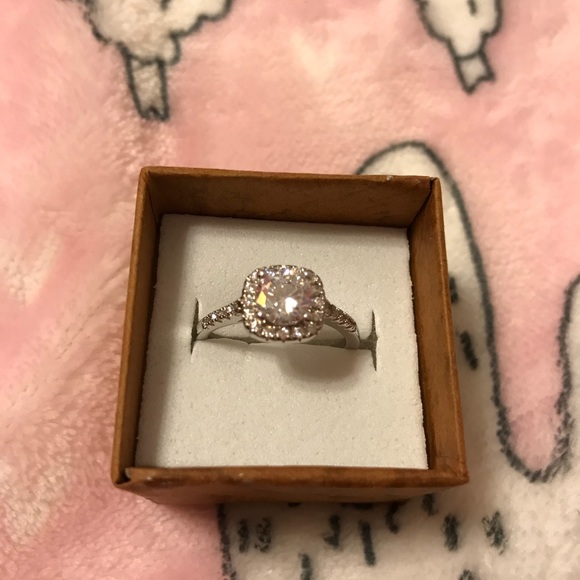 Gorgeous Halo SS wSimulated Diamonds Ring - Picture 4 of 8